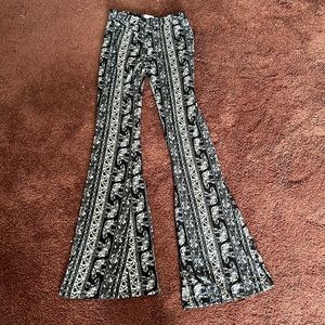 Flared elephant print leggings